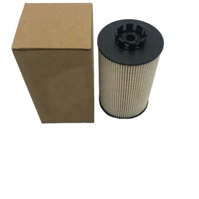 Élément de cartouche de filtre à carburant OEM P550821 3004473C93 P550821 FS19869 pour une classeuse/une excavatrice/un camion