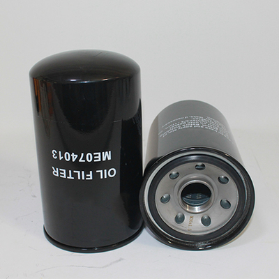 Hydwell pièces détachées de camions moteur huile de lubrification rotation sur le filtre ME074013 P552562 1132401260 172-9662